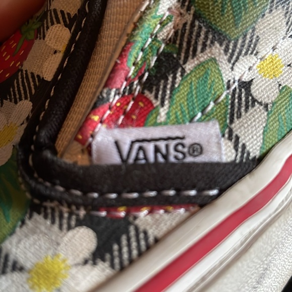Vans - Picture 5 of 5